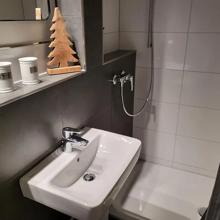 49 Im Haus Anna
